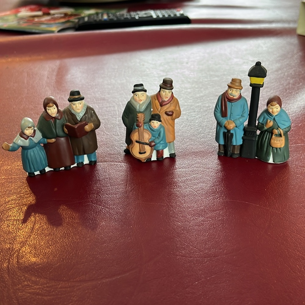 Department 56 carolers ￼